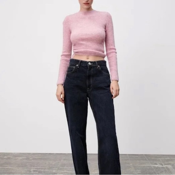 ZARA Gorgeous Pink Crop Sweater with a fun ruching on one side🔥🔥🔥 - Picture 6 of 7